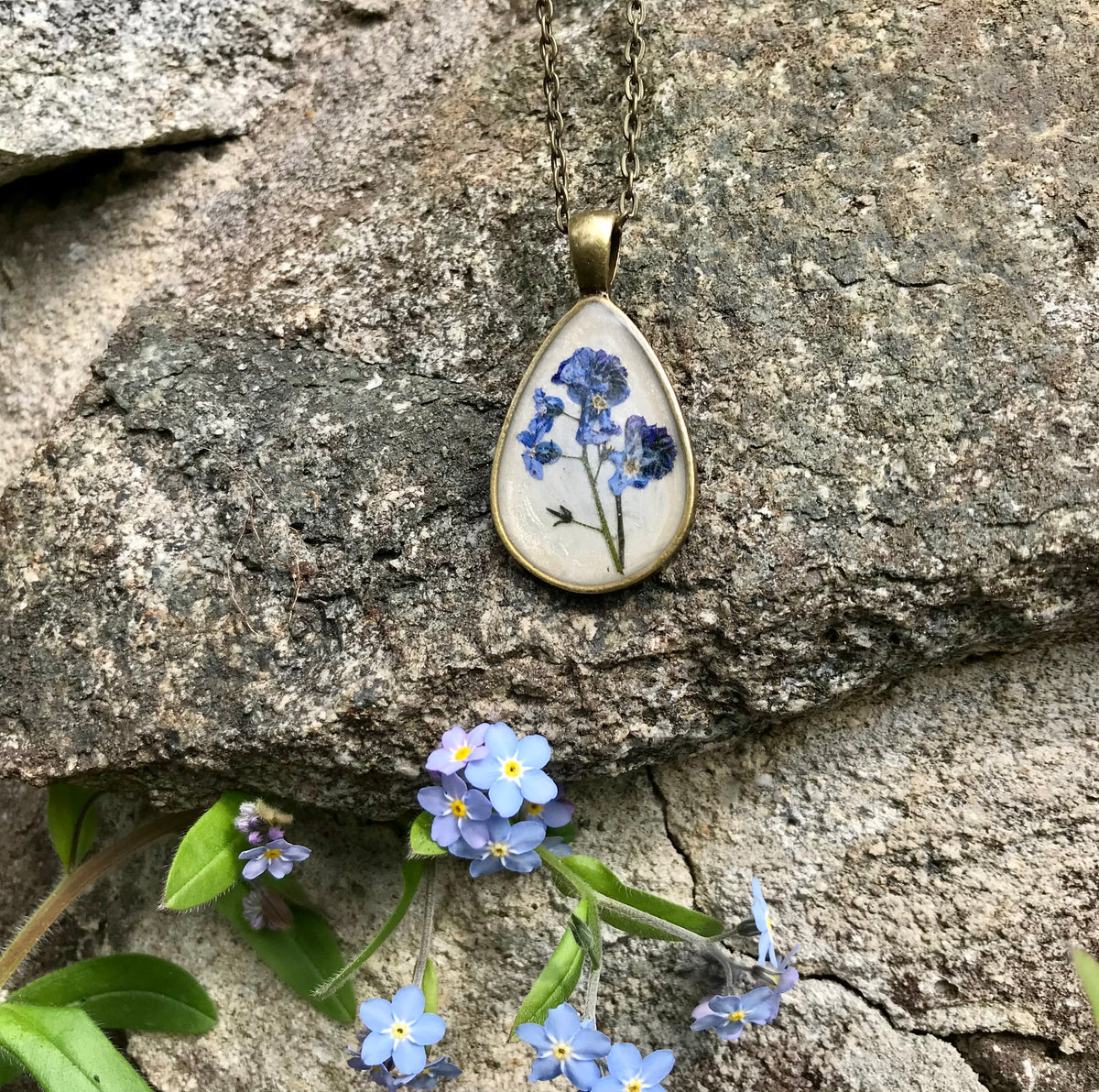 Forget me not flower on sale necklace