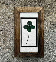 Vertical Four Leaf Clover