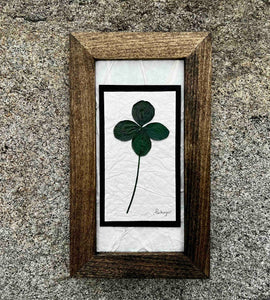 Vertical Four Leaf Clover